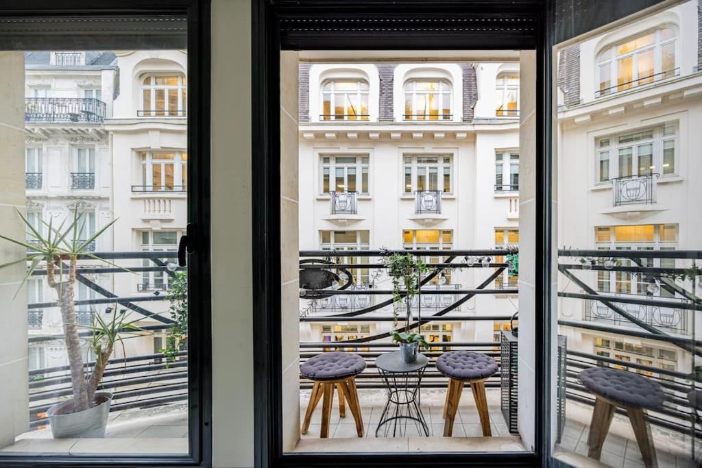 Grand Et Central, 8E Pres Elysee Paris Exterior photo